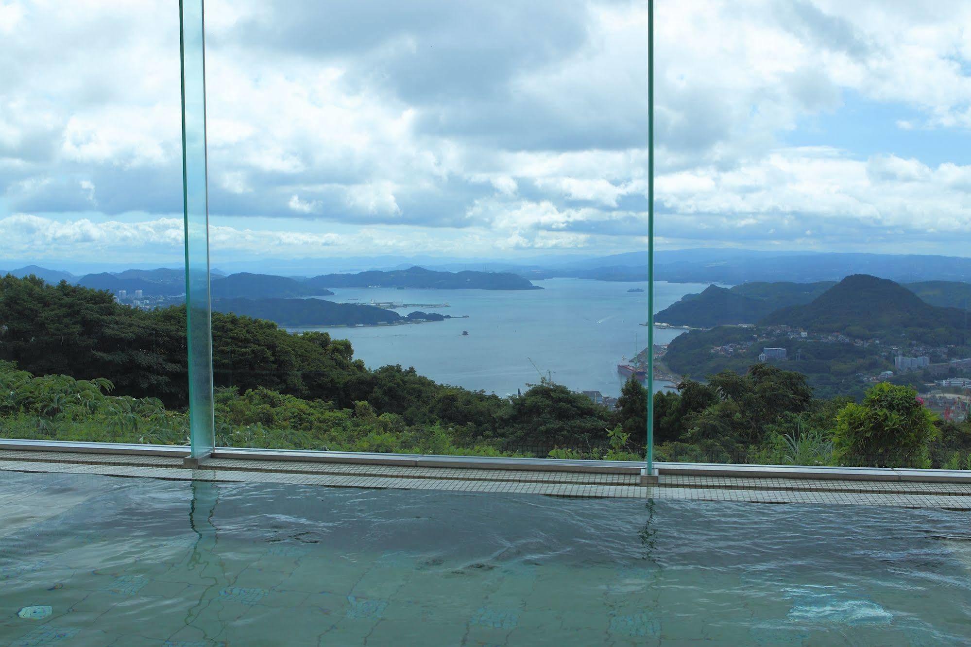 Yumihari-No-Oka Hotel Sasebo Exteriör bild